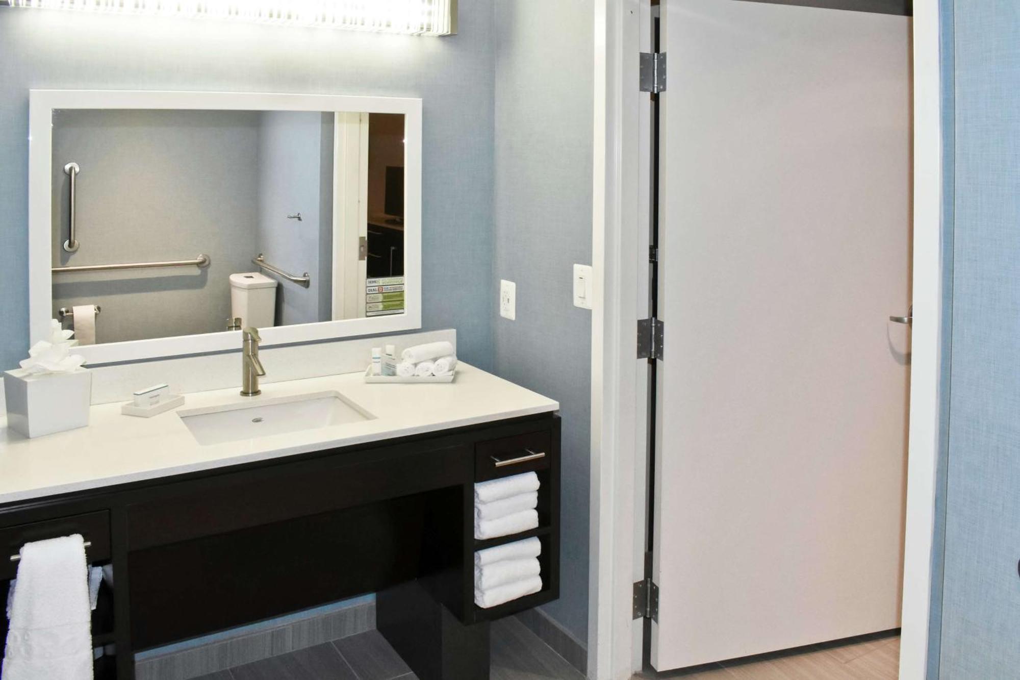 Home2 Suites By Hilton Чарлс Таун Екстериор снимка