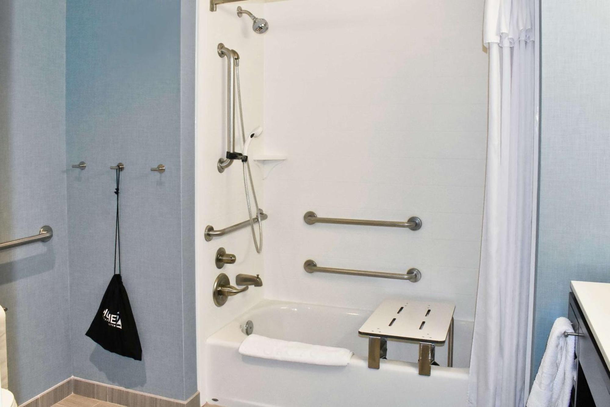 Home2 Suites By Hilton Чарлс Таун Екстериор снимка