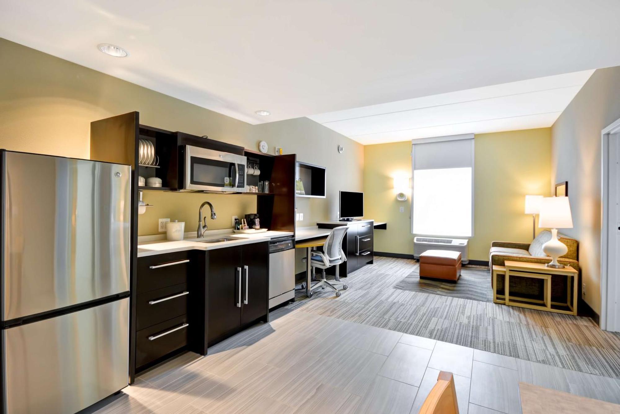 Home2 Suites By Hilton Чарлс Таун Екстериор снимка